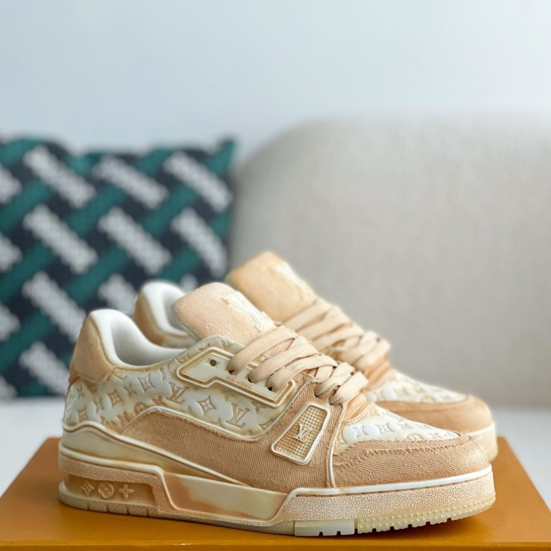 L0*is V*t0n TRAINER SNEAKERS