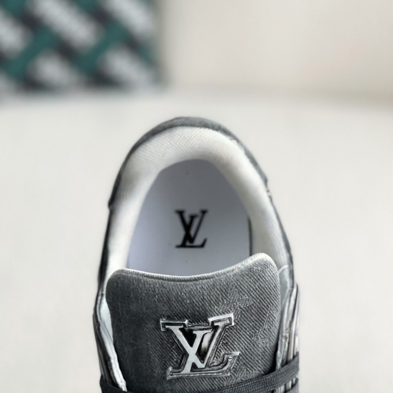 L0*is V*t0n TRAINER SNEAKERS