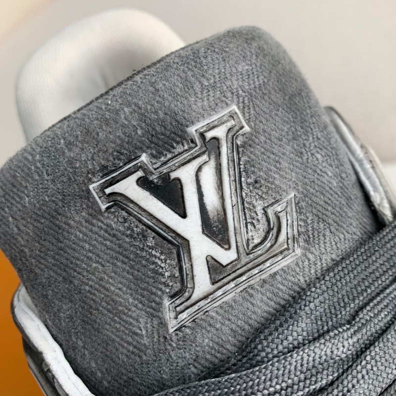 L0*is V*t0n TRAINER SNEAKERS