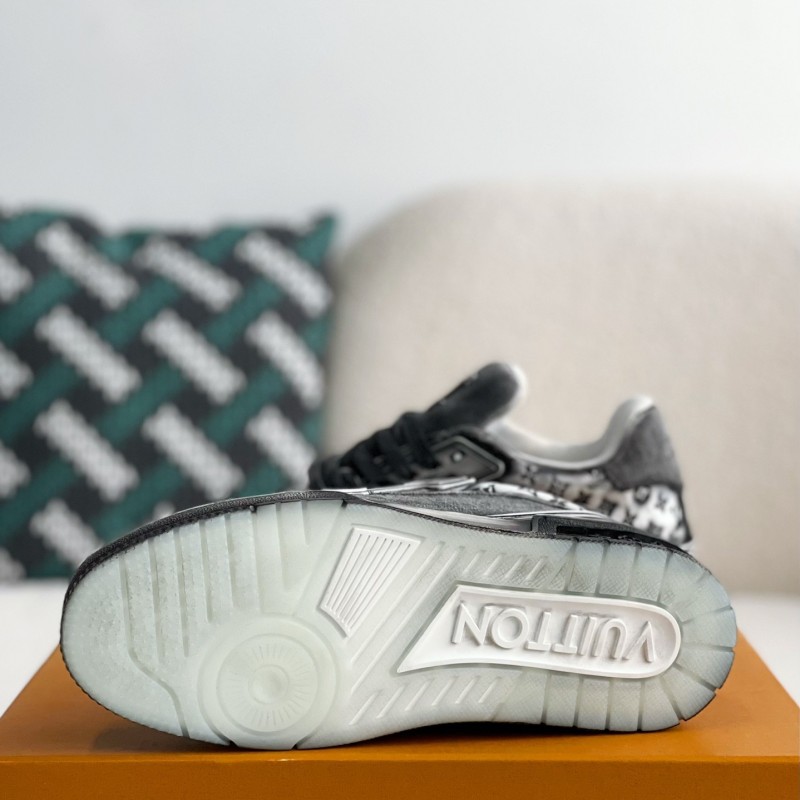 L0*is V*t0n TRAINER SNEAKERS