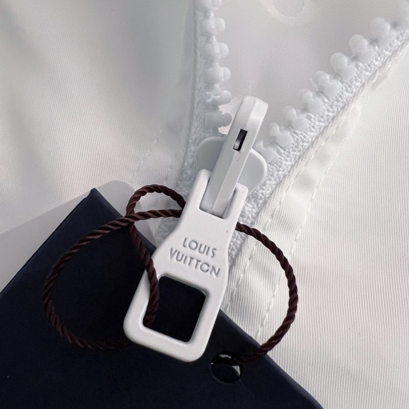 L0*is V*t0n 24 new double-sided printed Presbyterian jacket