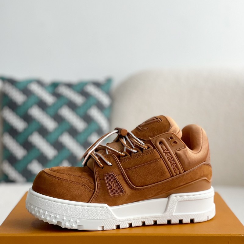 L0*is V*t0n TRAINER SNEAKERS