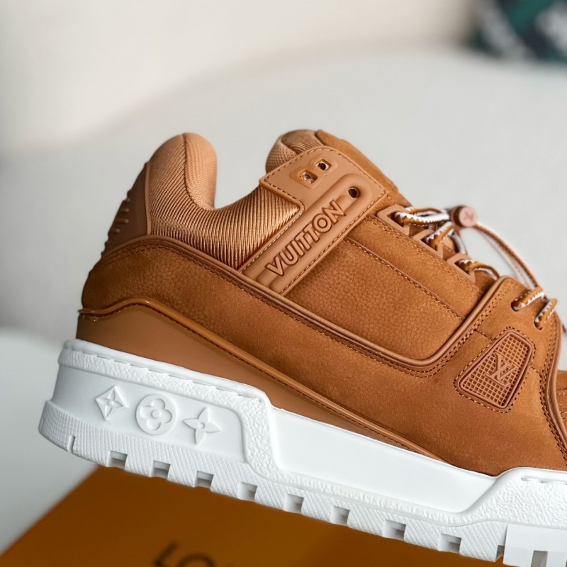 L0*is V*t0n TRAINER SNEAKERS