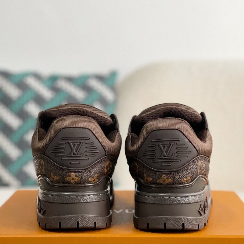 L0*is V*t0n TRAINER SNEAKERS