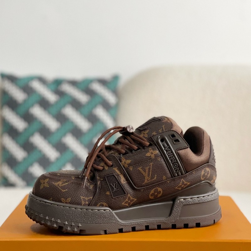 L0*is V*t0n TRAINER SNEAKERS